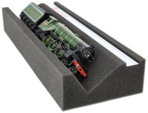 Feldherr Lokliege Gauge 00, HO and TT with magnetic strip (360 mm) – Perfect maintenance and protection for model railways